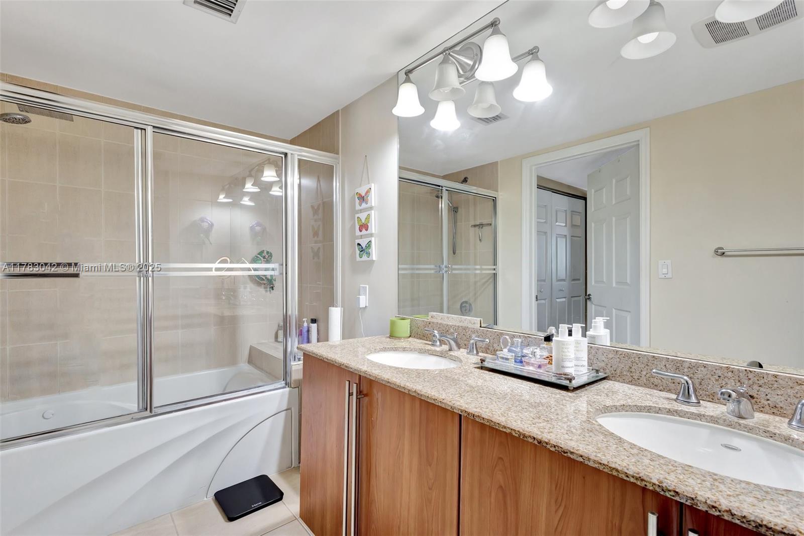 610 CLEMATIS CONDO - Residential