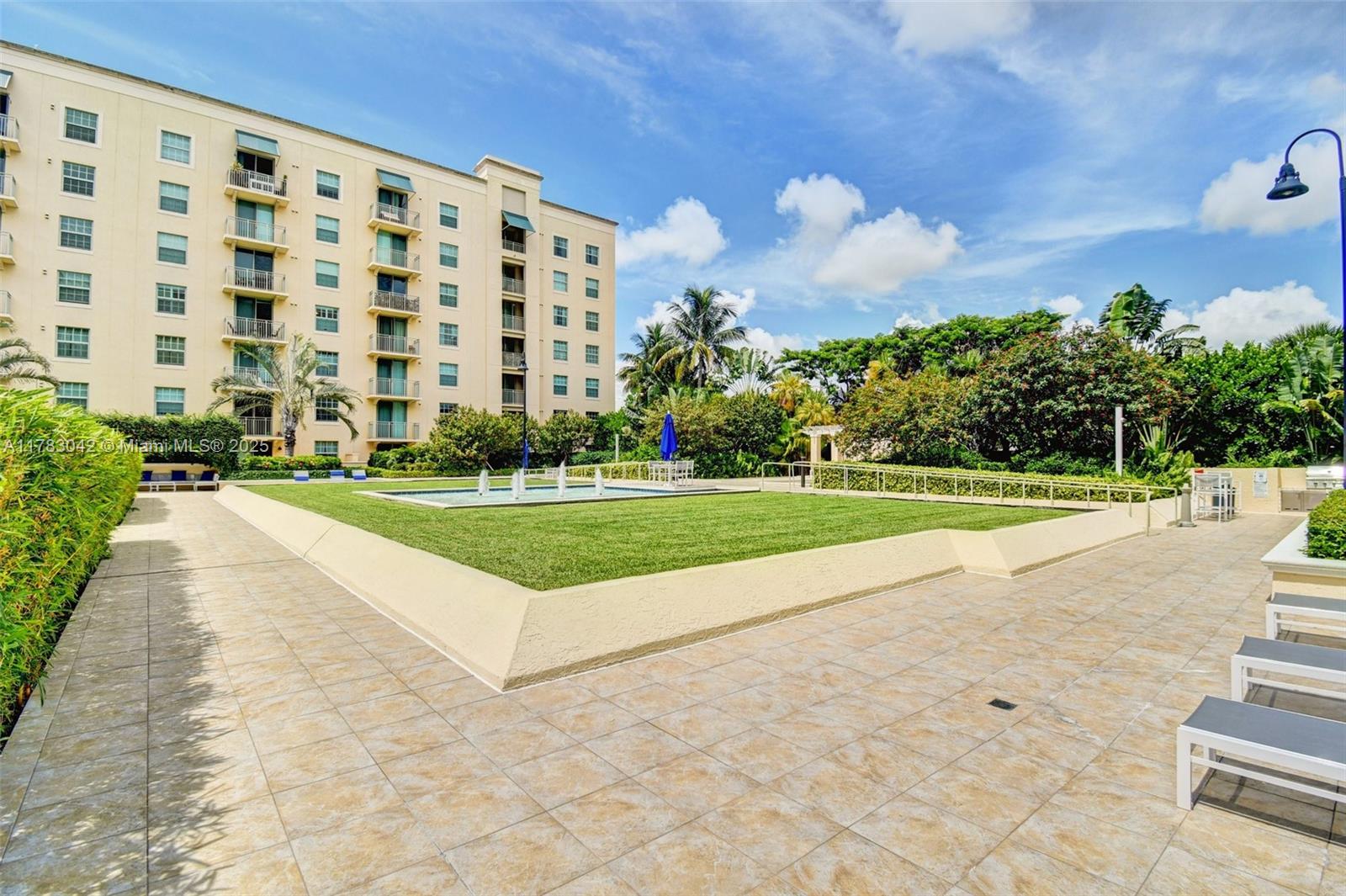 610 CLEMATIS CONDO - Residential