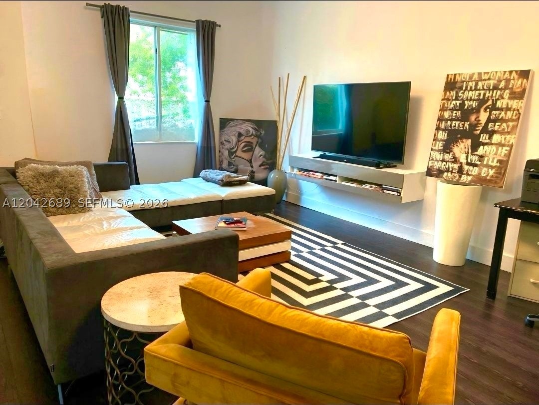 2732 SW 26 St 2732