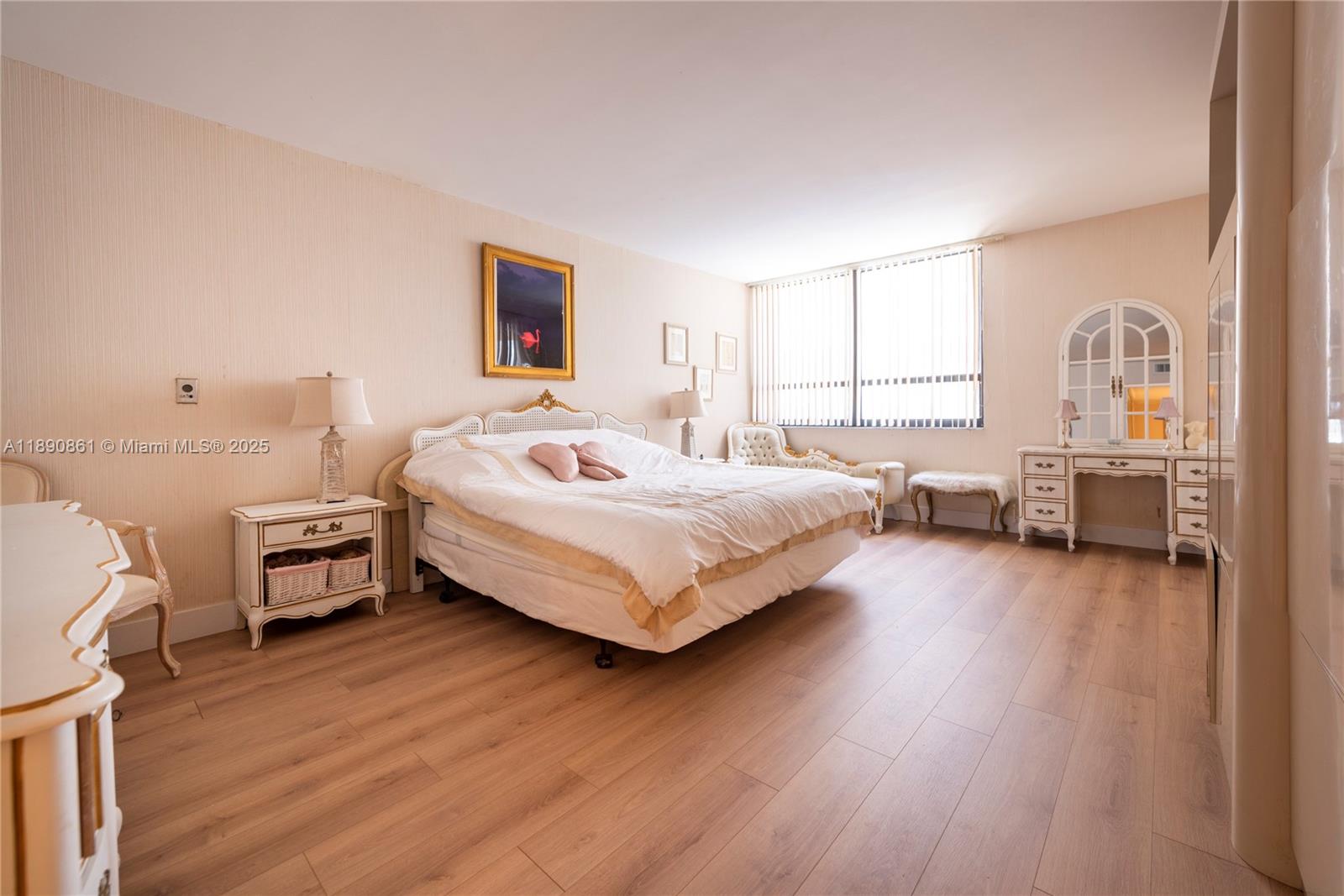 THE TIFFANY OF BAL HARBOU - Residential