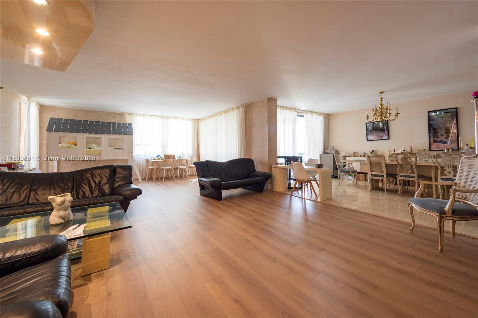 THE TIFFANY OF BAL HARBOU - Residential