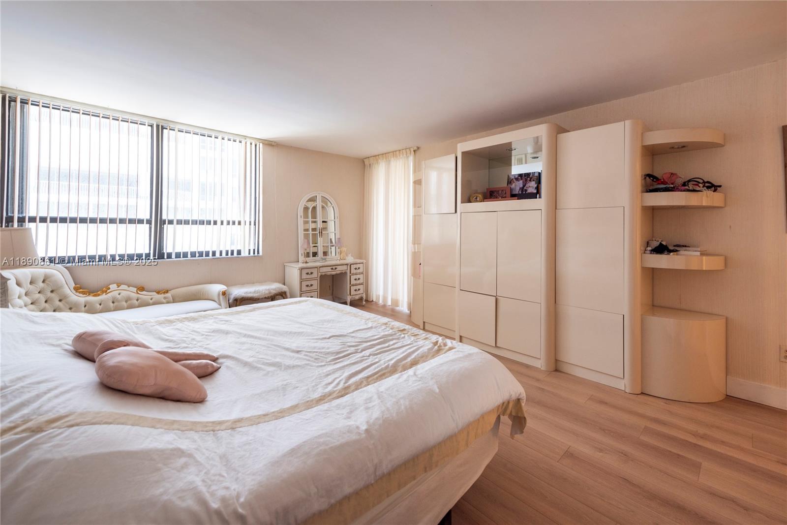 THE TIFFANY OF BAL HARBOU - Residential