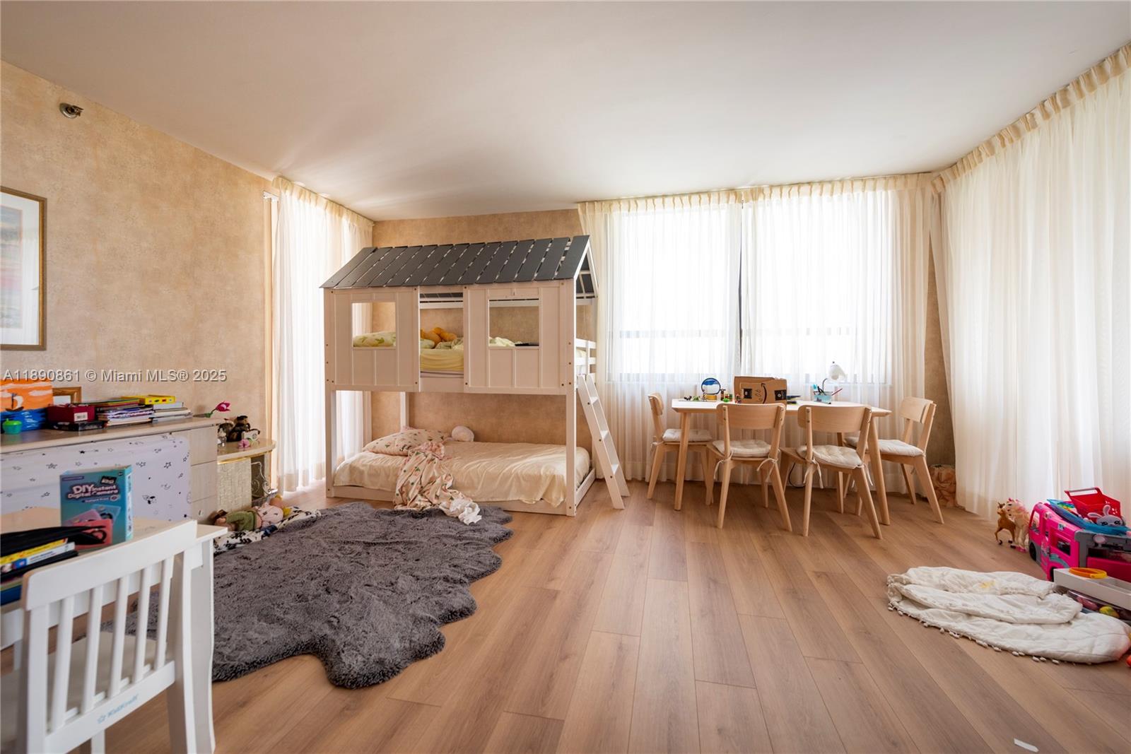 THE TIFFANY OF BAL HARBOU - Residential