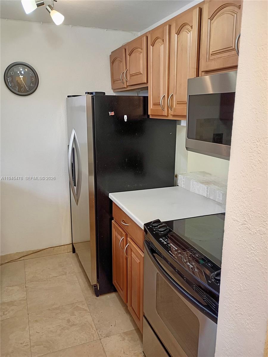 WEST SIDE PLAZA CONDO - Residential Lease