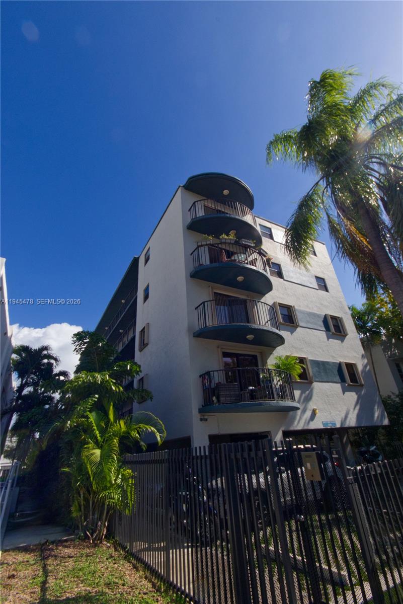 WEST SIDE PLAZA CONDO - Residential Lease