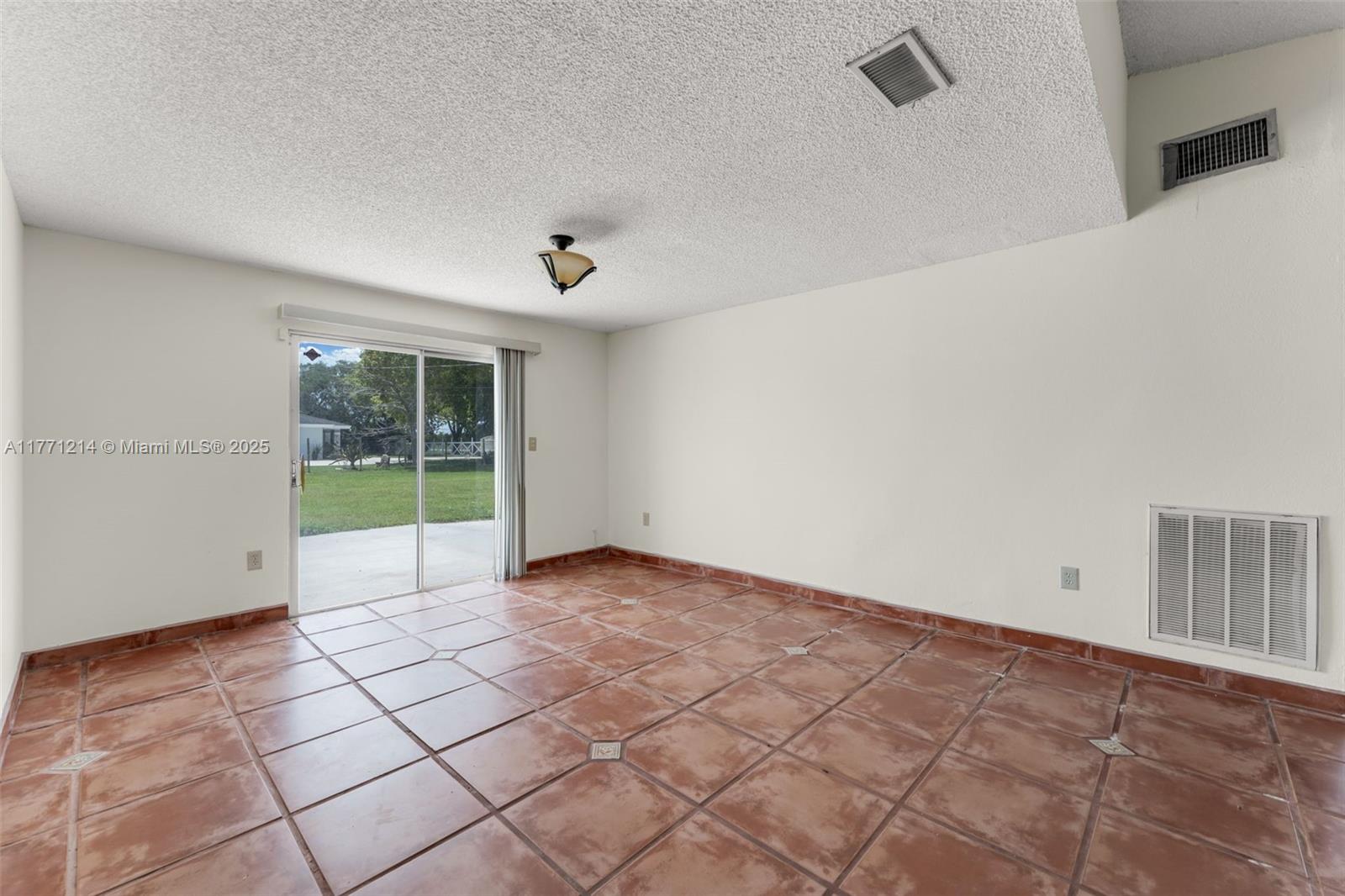 21670 SW 240th St