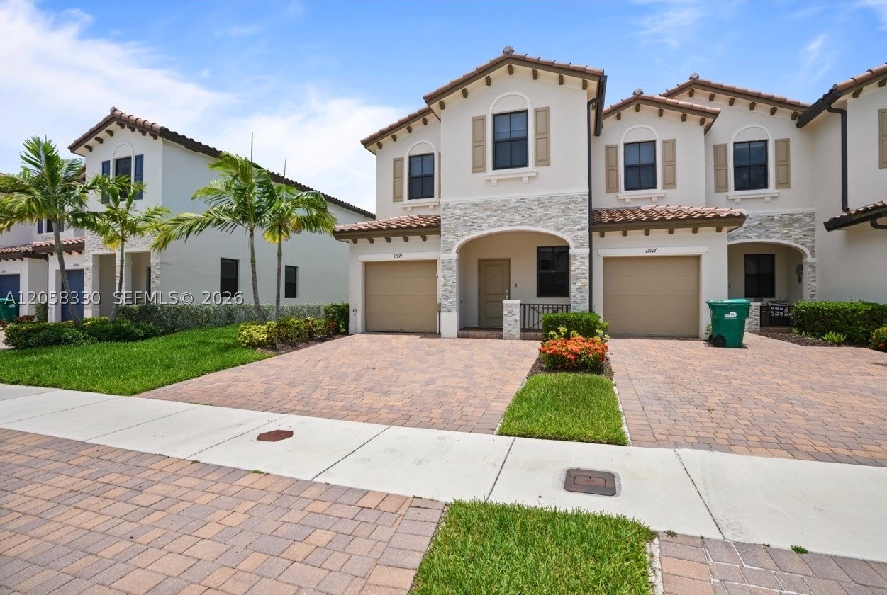 11919 SW 247th Ter