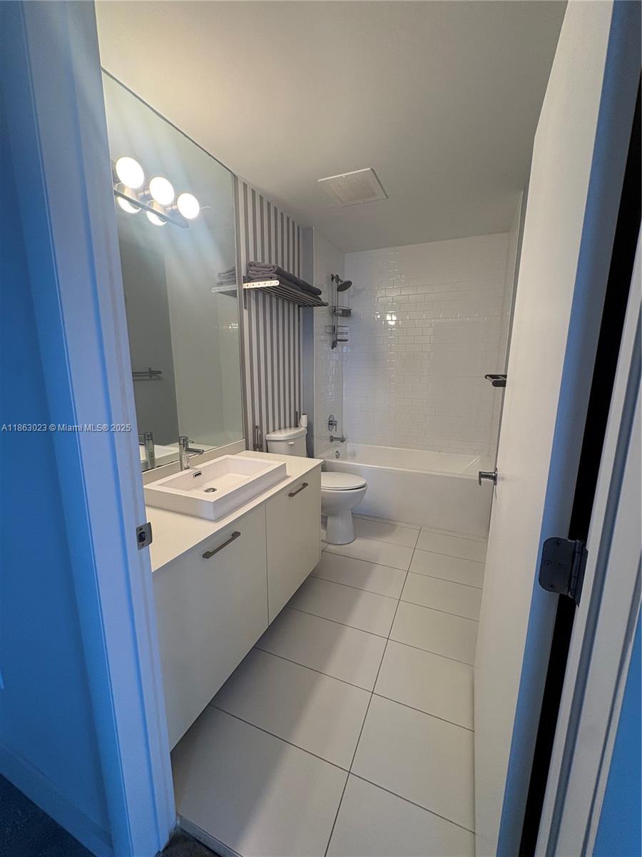 151 SE 1st St 2401