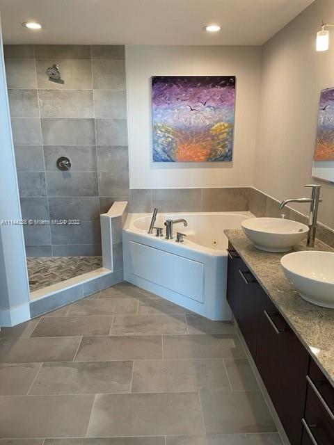 UPTOWN MARINA LOFTS CONDO - Residential