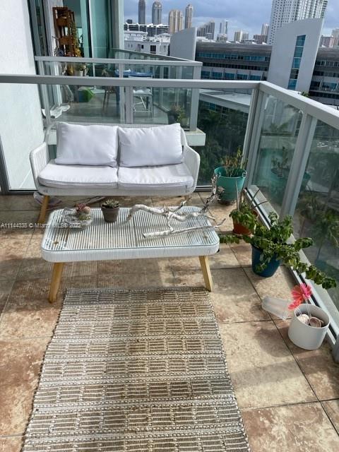 UPTOWN MARINA LOFTS CONDO - Residential