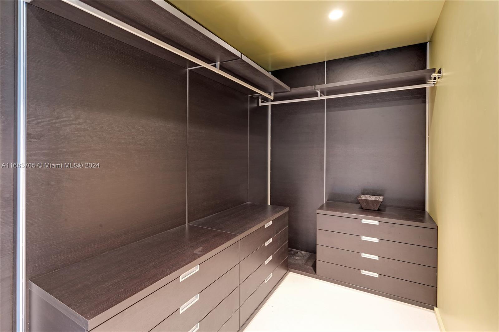 PORTOFINO TOWER CONDO - Residential