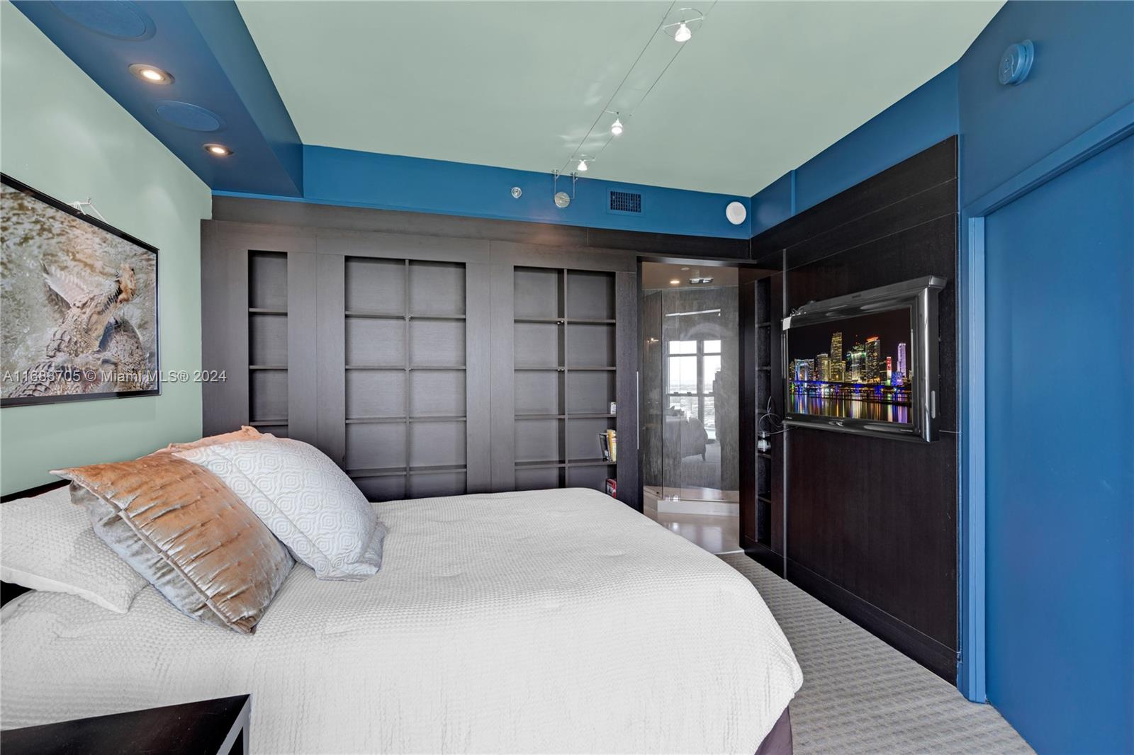 PORTOFINO TOWER CONDO - Residential