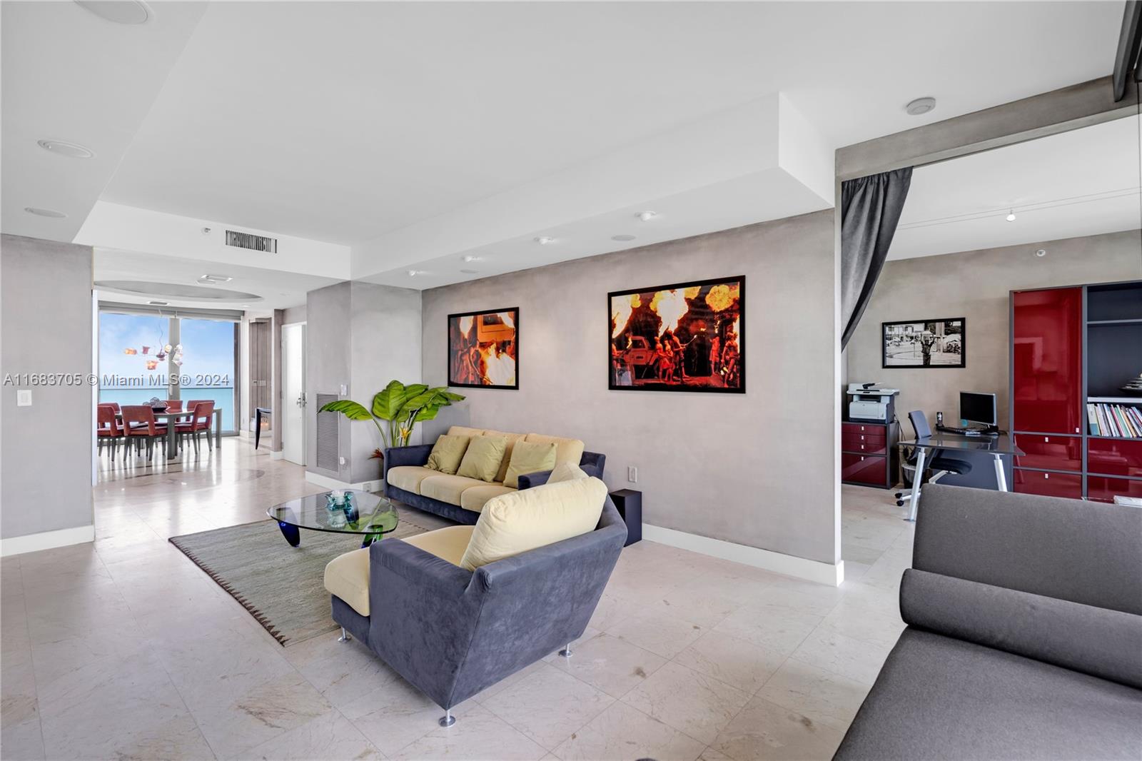 300 S Pointe Dr 2102