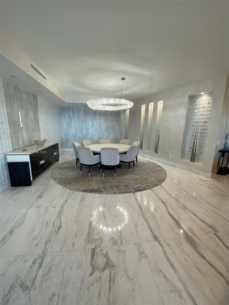 18555 COLLINS AVENUE COND - Residential