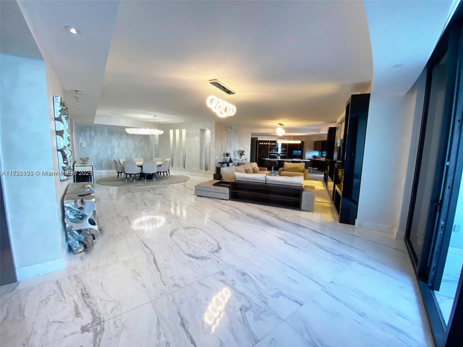 18555 Collins Ave 2505