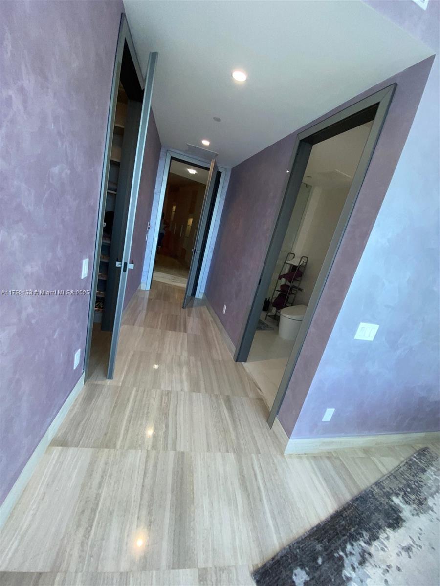 18555 COLLINS AVENUE COND - Residential