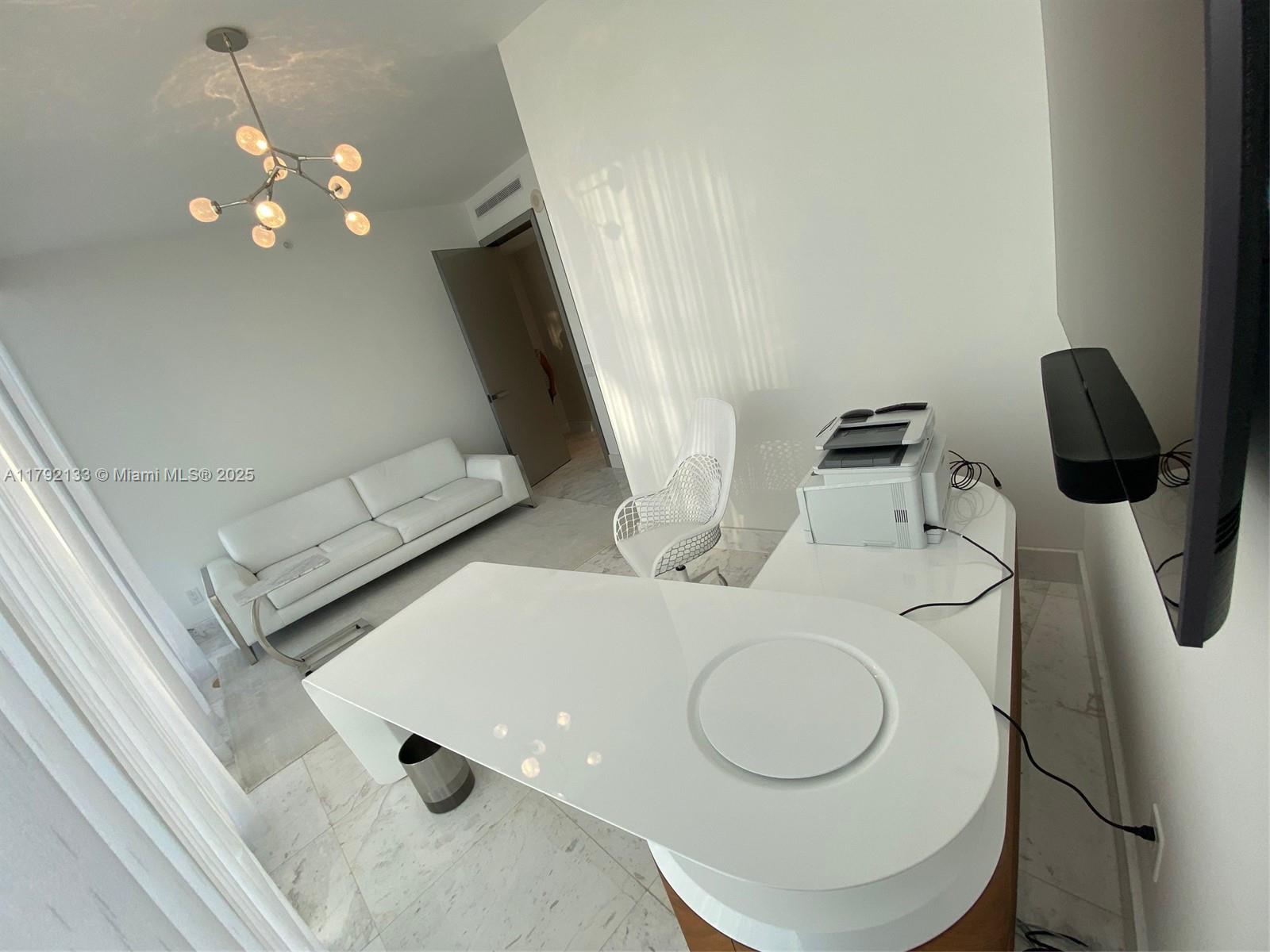 18555 COLLINS AVENUE COND - Residential