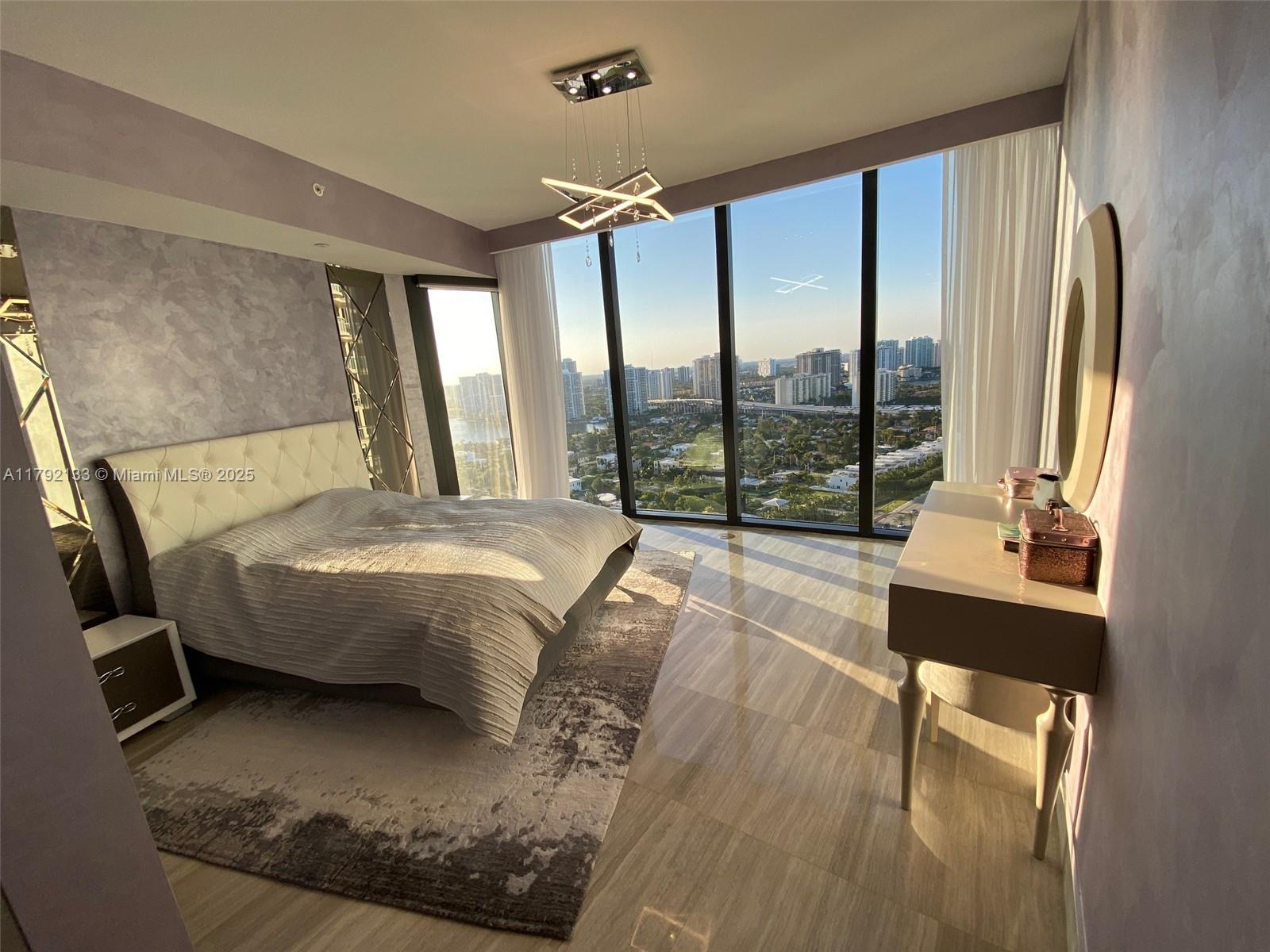18555 Collins Ave 2505