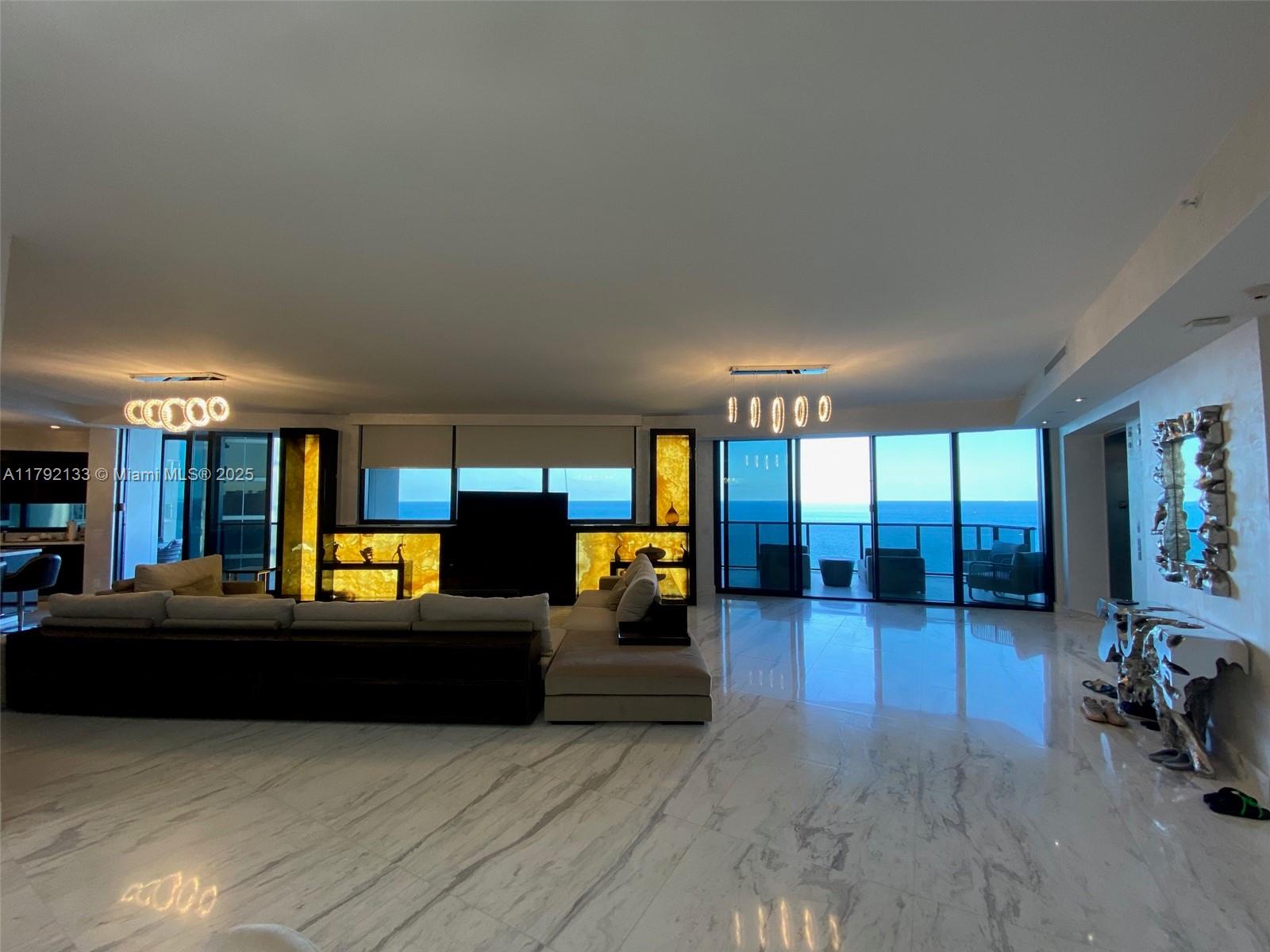 18555 COLLINS AVENUE COND - Residential