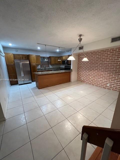 PALM HILL - Residential Lease