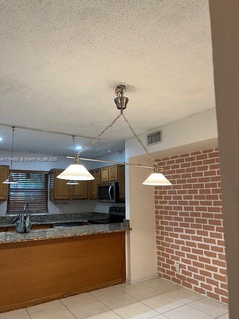 PALM HILL - Residential Lease