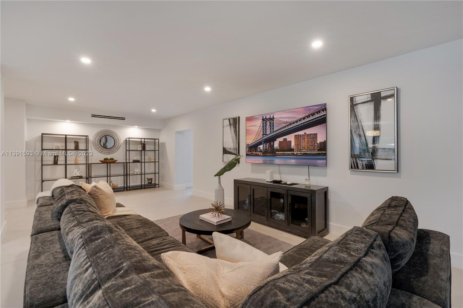 OAKRIDGE ESTATES SEC 2 - Residential