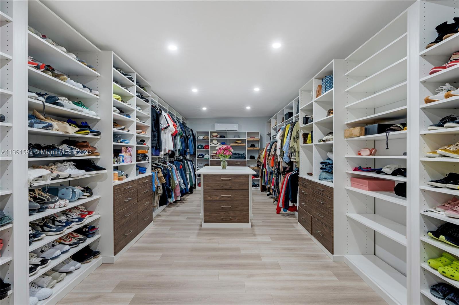 OAKRIDGE ESTATES SEC 2 - Residential