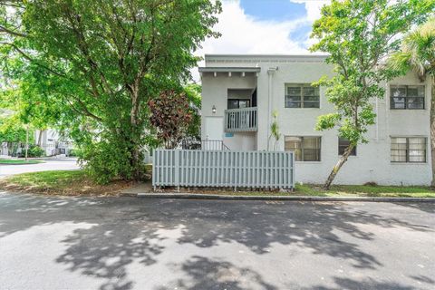 10542 NW 7th Ter B7 Miami FL 33172