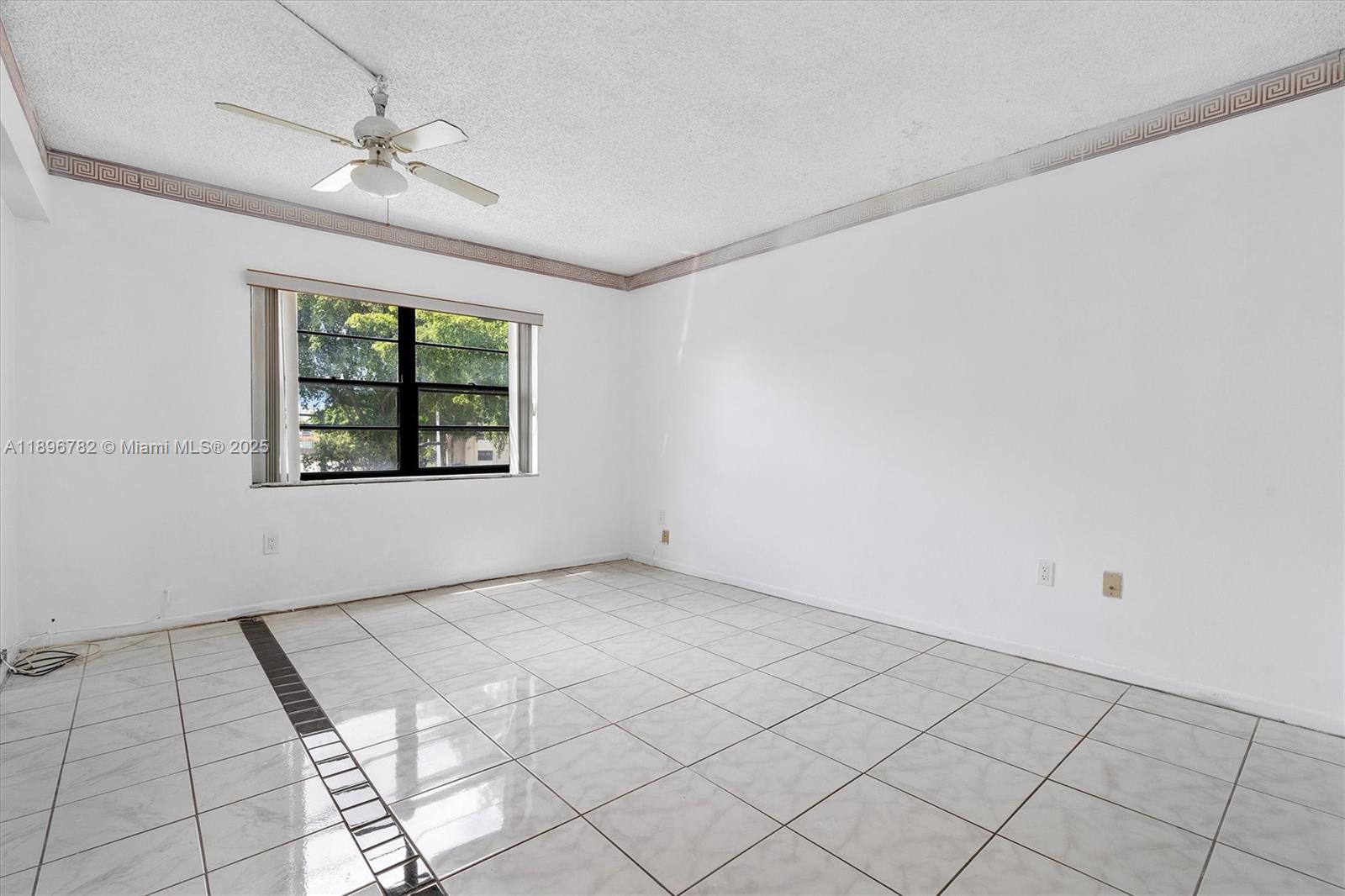 LA ARBOLEDA VILLAGE CONDO - Residential