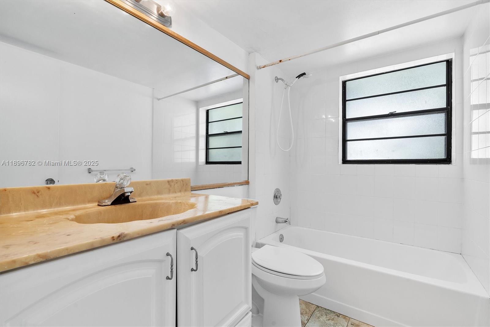 LA ARBOLEDA VILLAGE CONDO - Residential