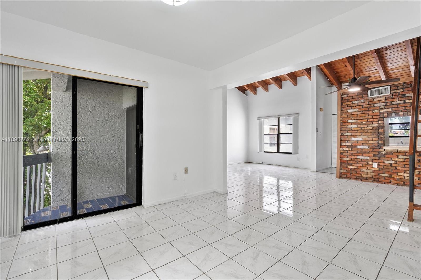 LA ARBOLEDA VILLAGE CONDO - Residential