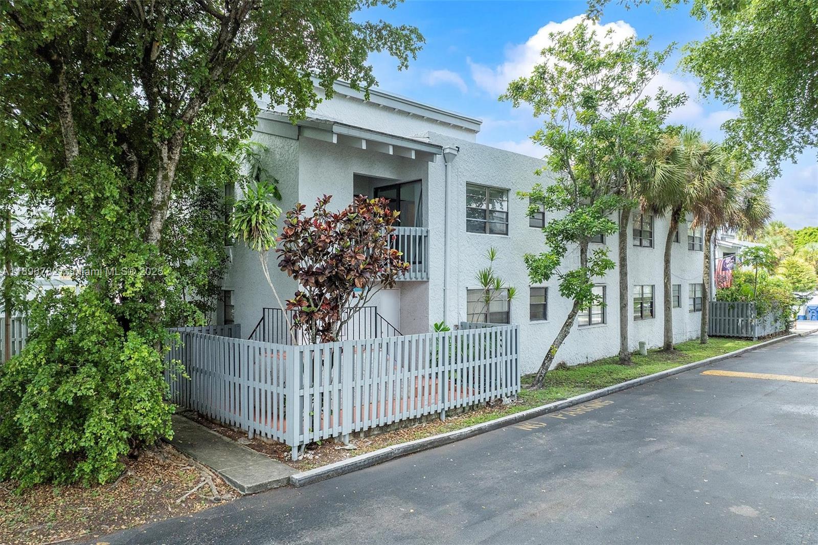 10542 NW 7th Ter B7