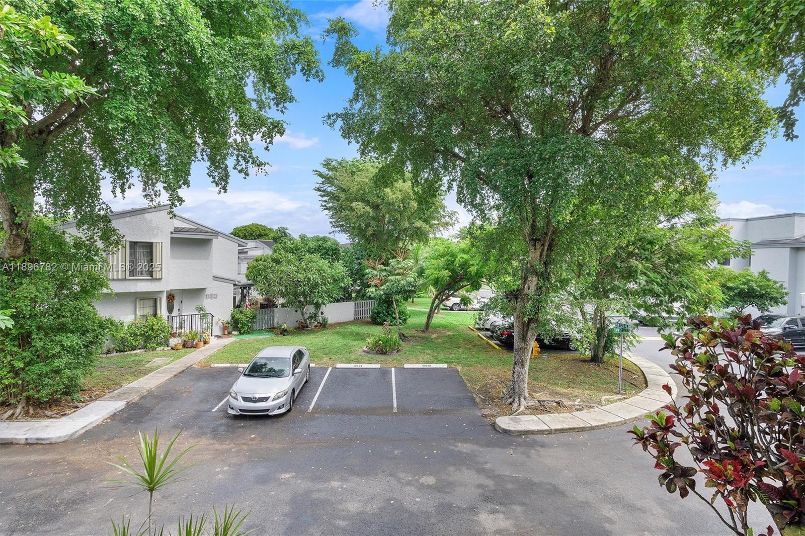 LA ARBOLEDA VILLAGE CONDO - Residential