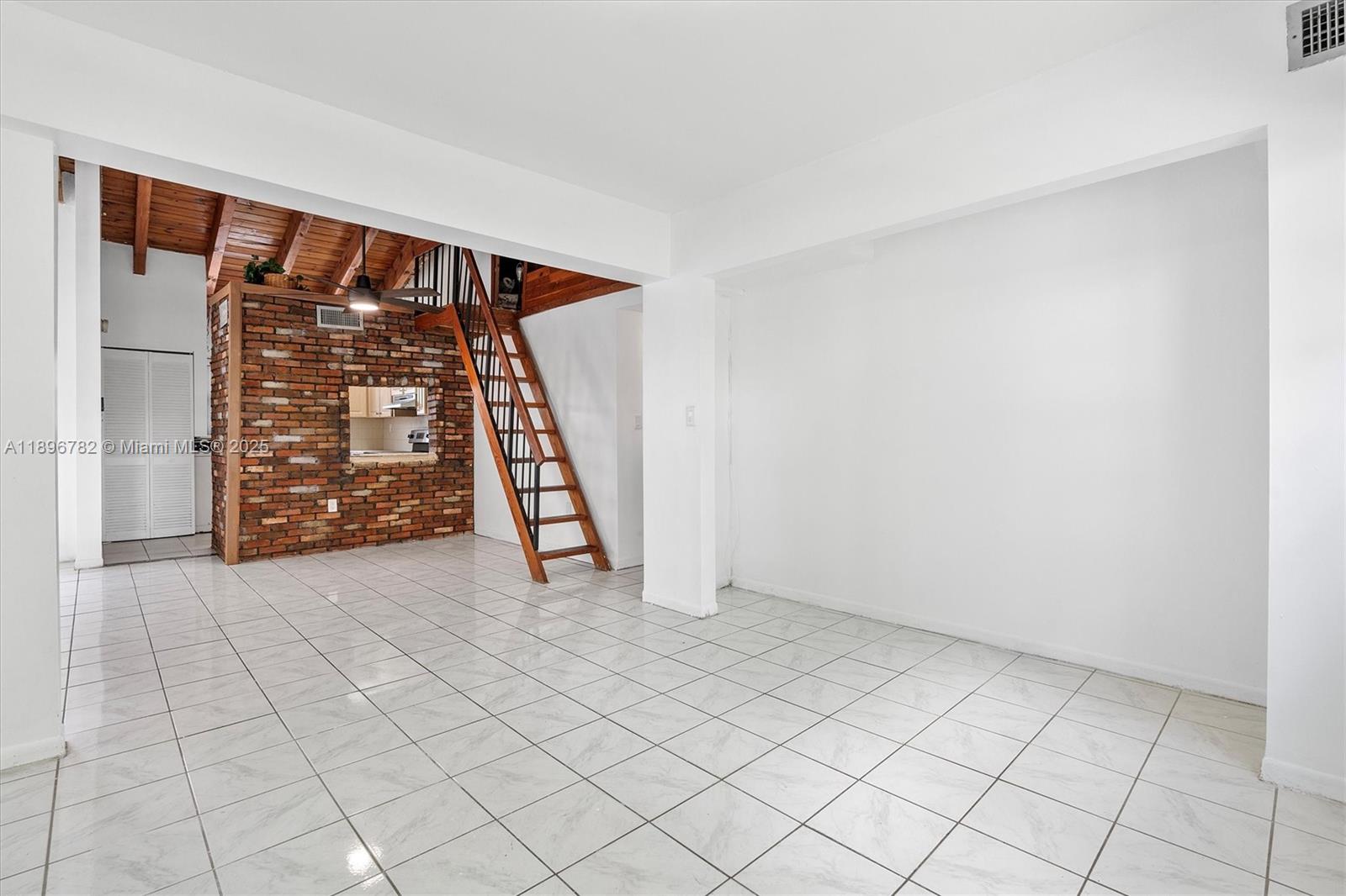 LA ARBOLEDA VILLAGE CONDO - Residential