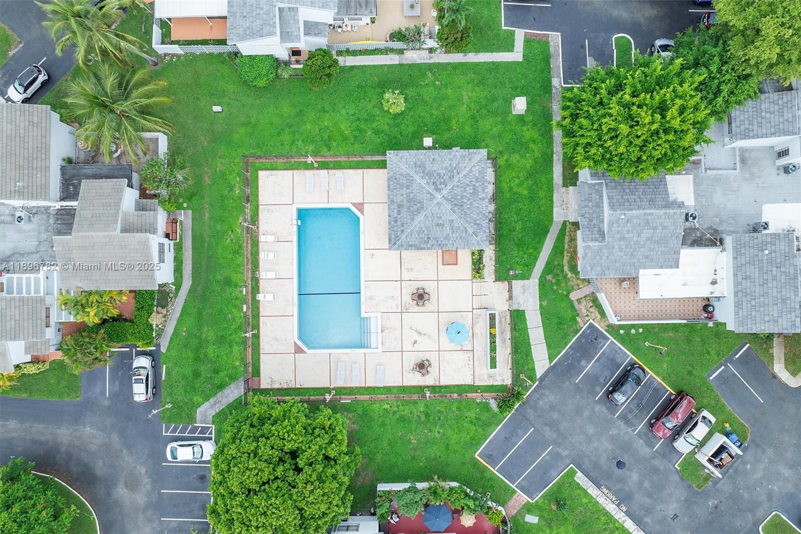 LA ARBOLEDA VILLAGE CONDO - Residential