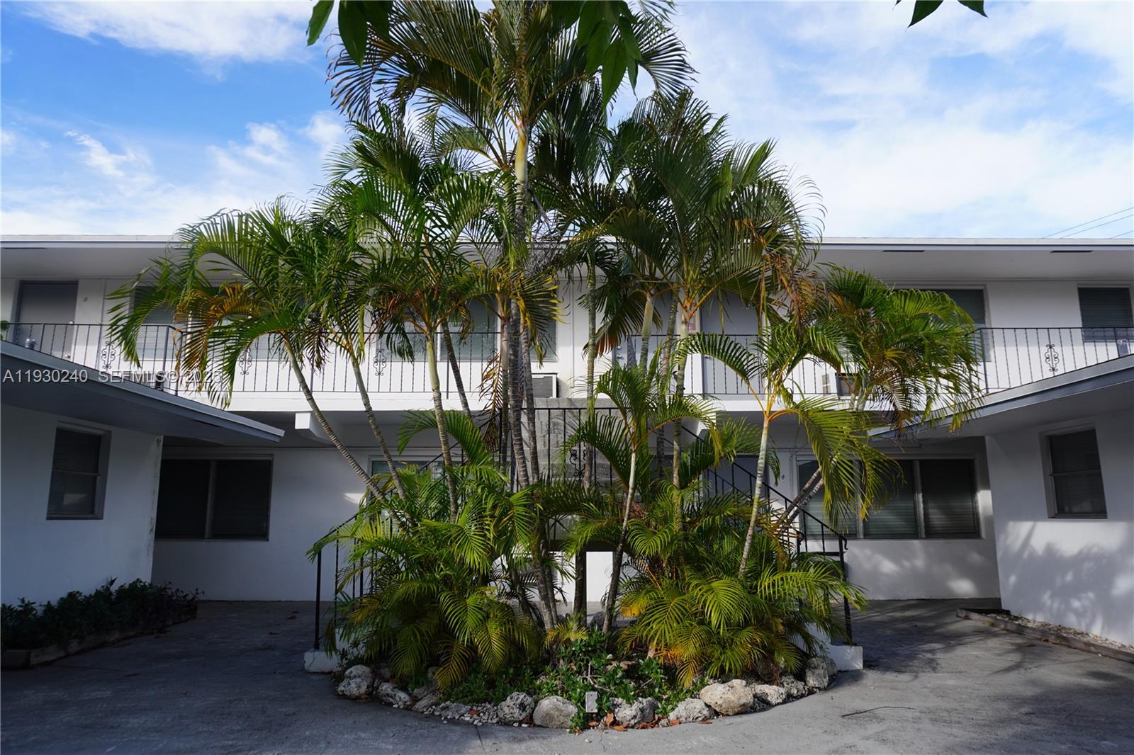 EVERGLADE LAND SALES CO - Residential Lease