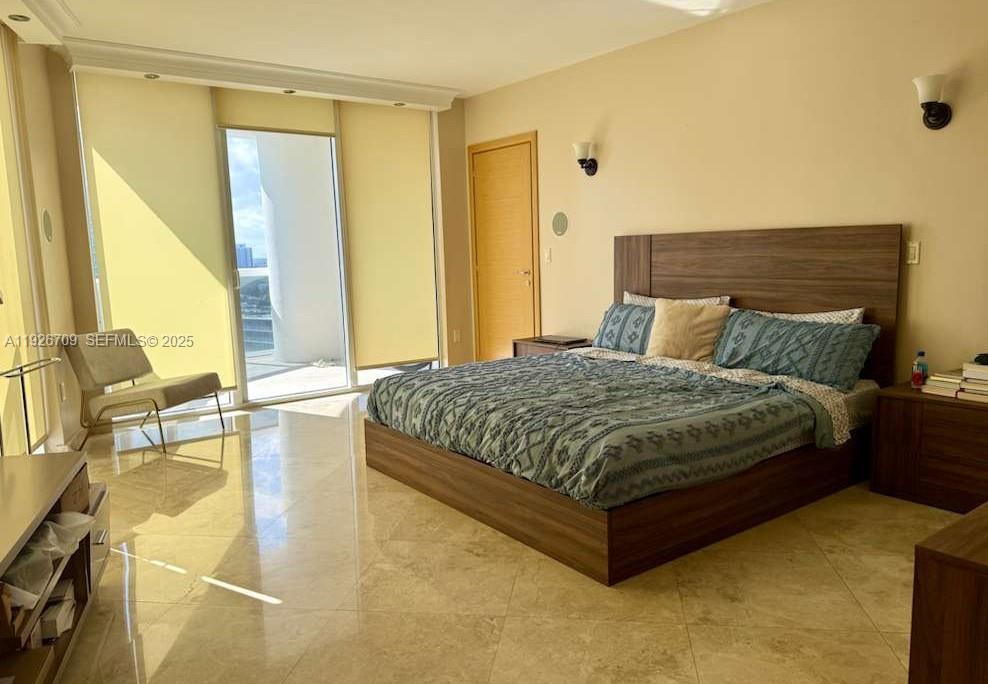 BEACH CLUB CONDO - Residential Lease