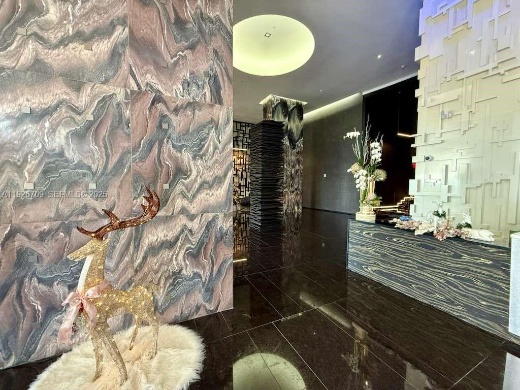 BEACH CLUB CONDO - Residential Lease