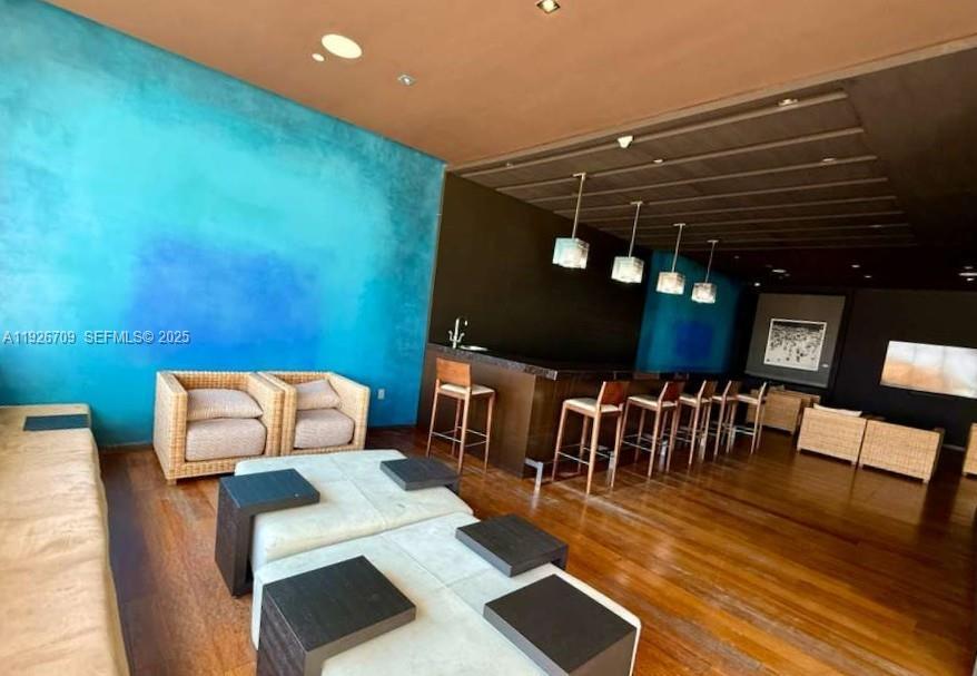 BEACH CLUB CONDO - Residential Lease