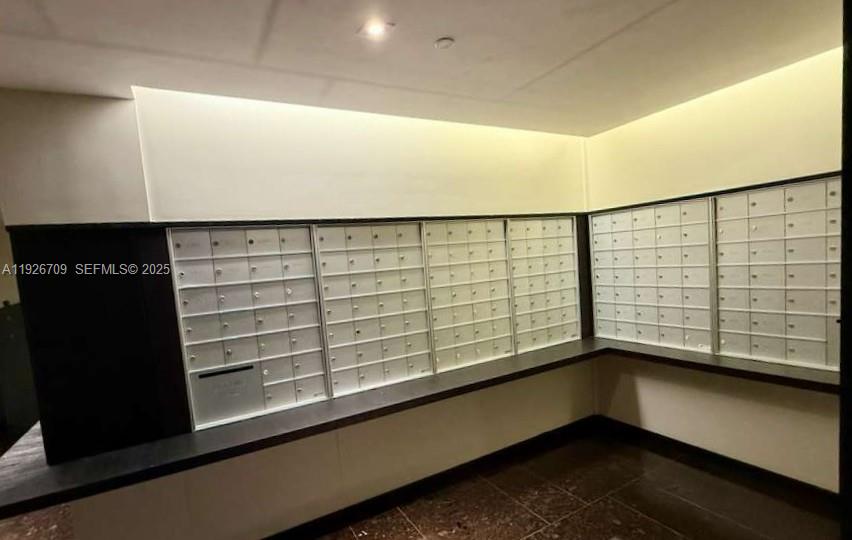 BEACH CLUB CONDO - Residential Lease