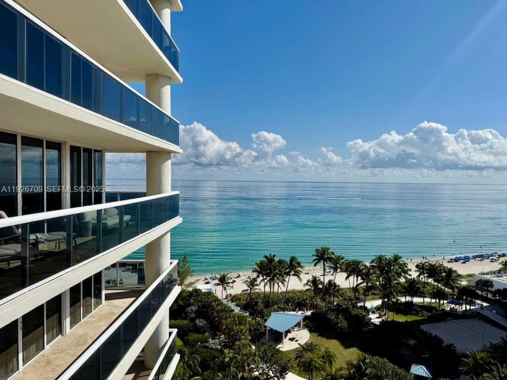 BEACH CLUB CONDO - Residential Lease