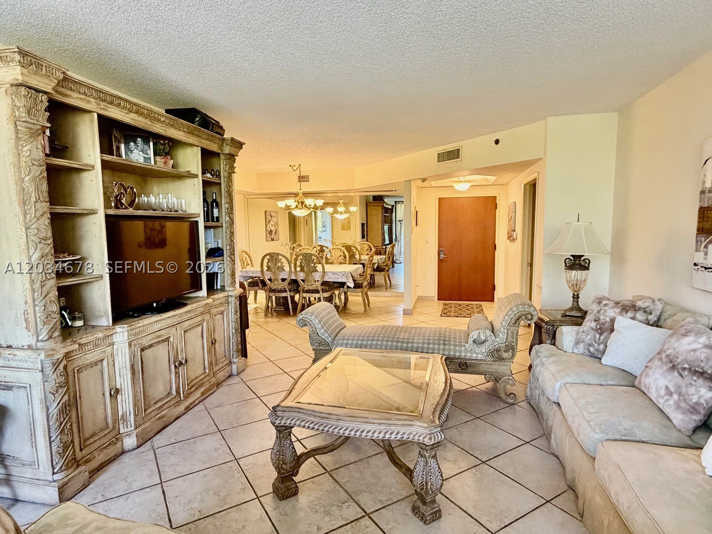 2000 Island Blvd 308