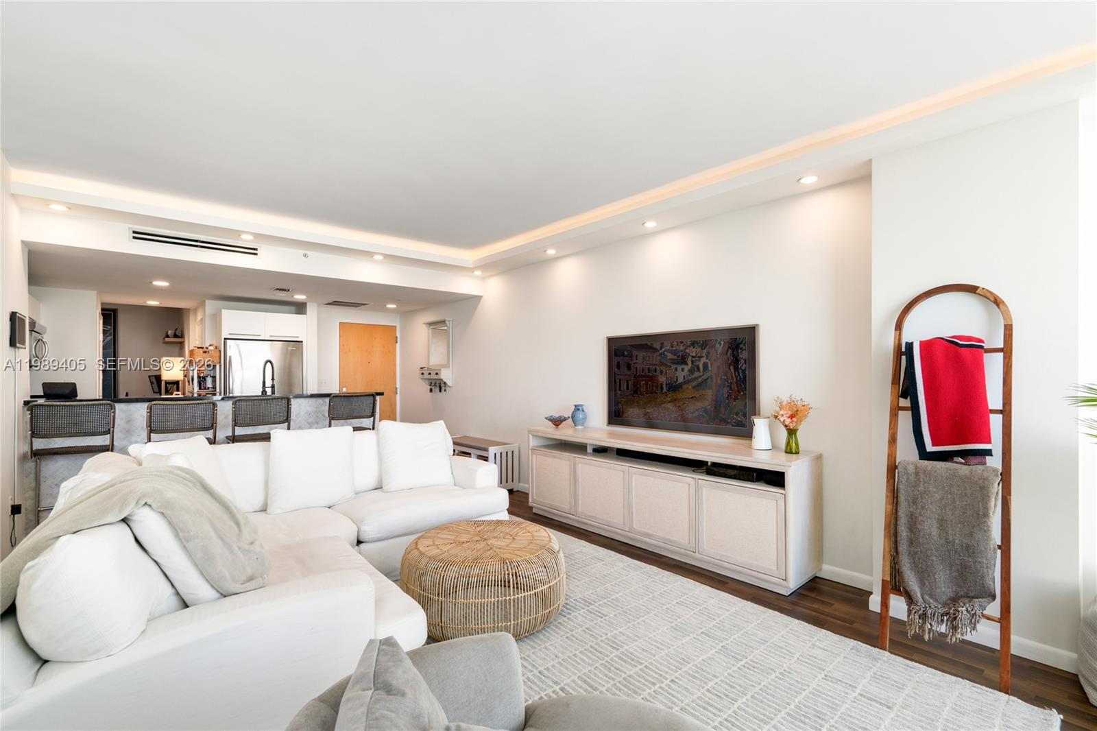 VIZCAYNE NORTH CONDO - Residential Lease