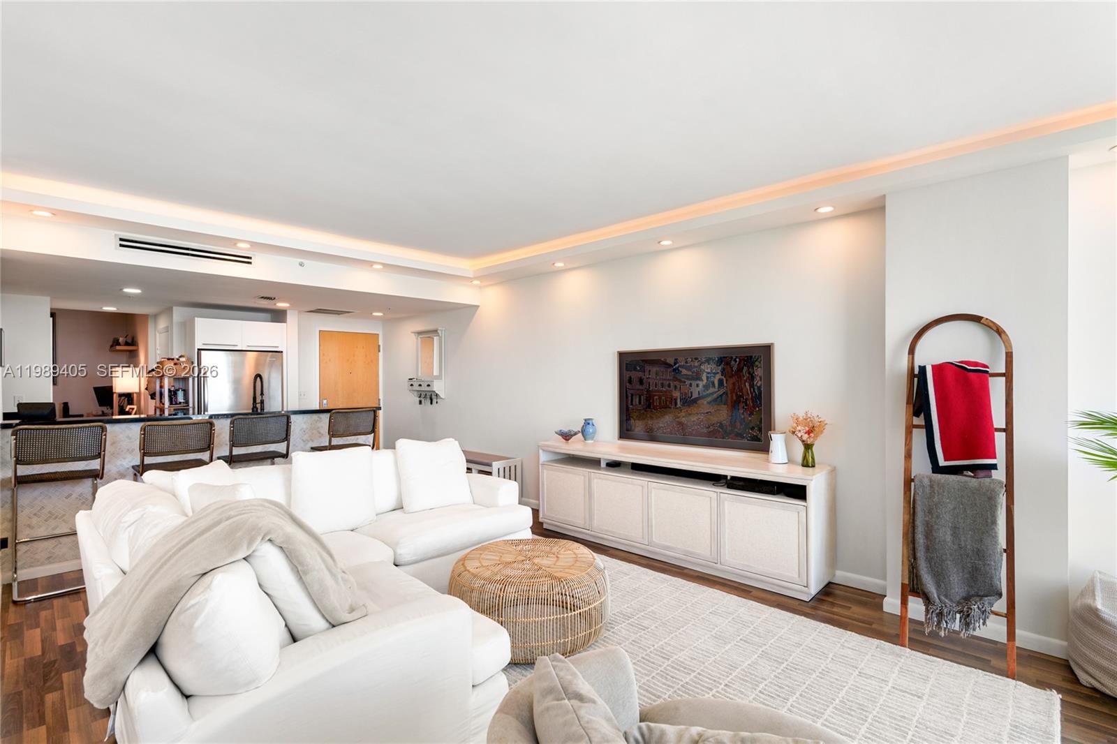 VIZCAYNE NORTH CONDO - Residential Lease