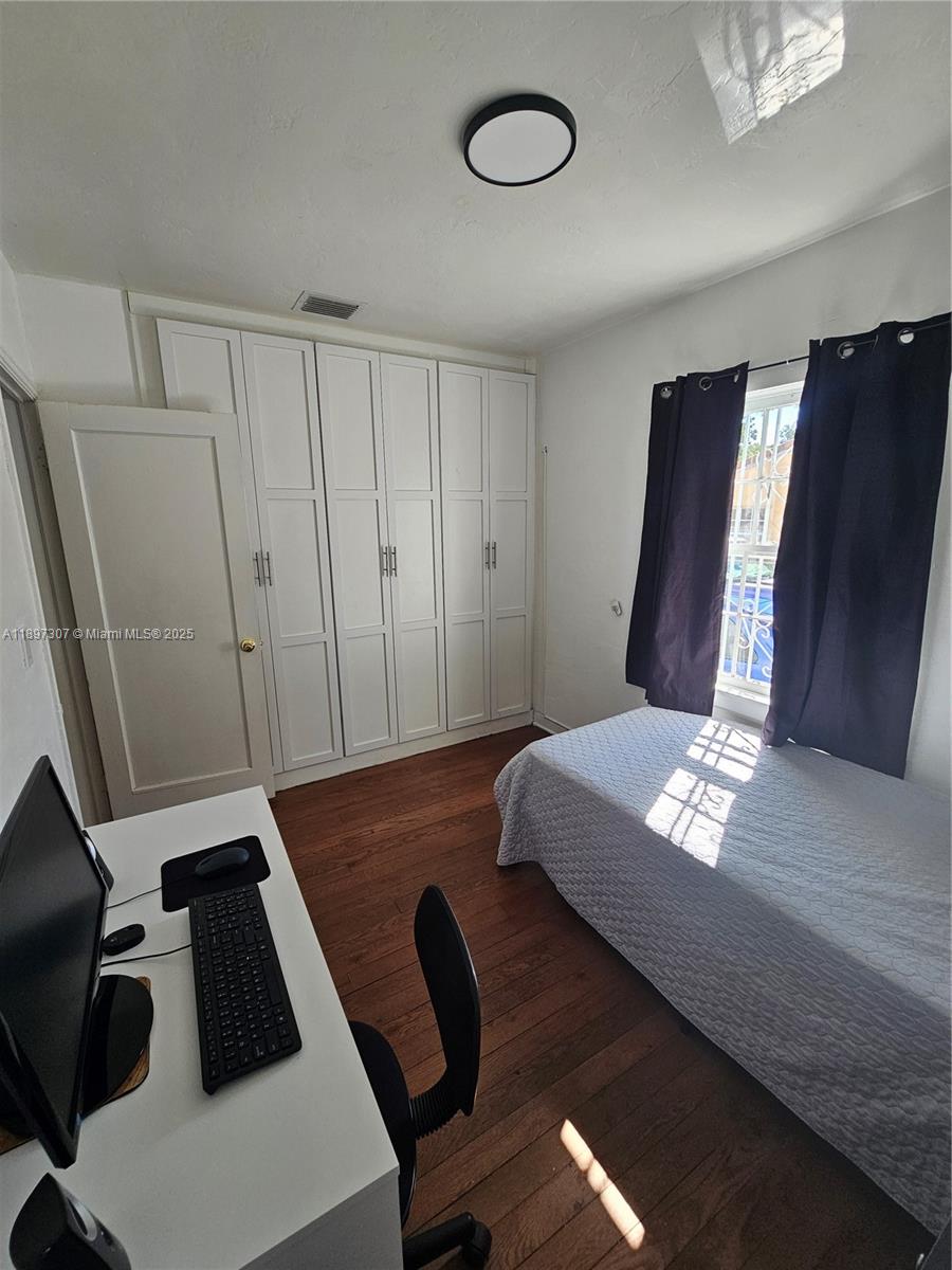 TAMIAMI PINES - Residential