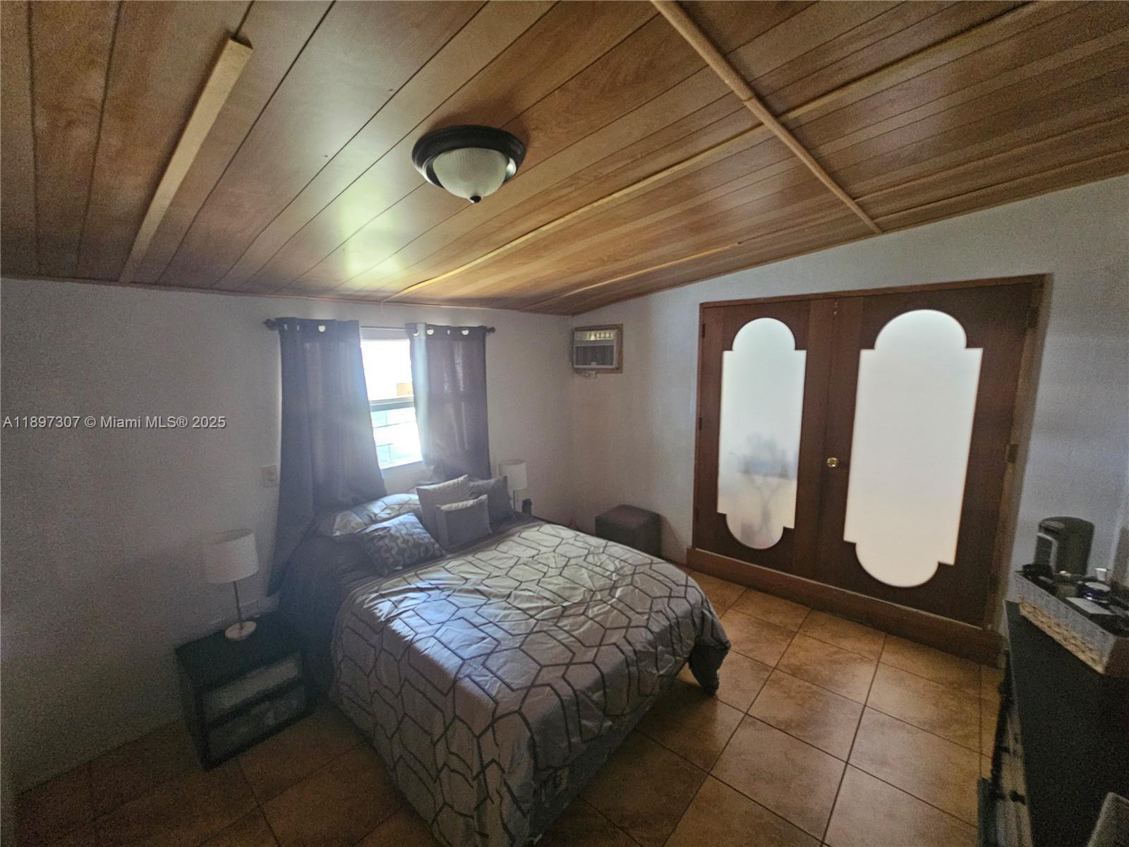 TAMIAMI PINES - Residential