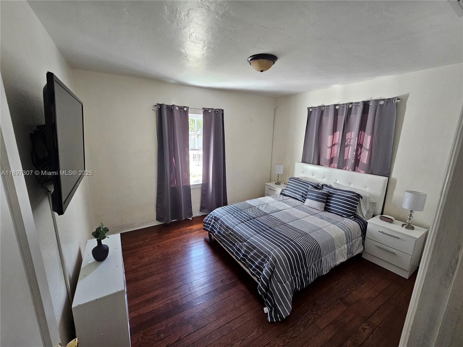 TAMIAMI PINES - Residential