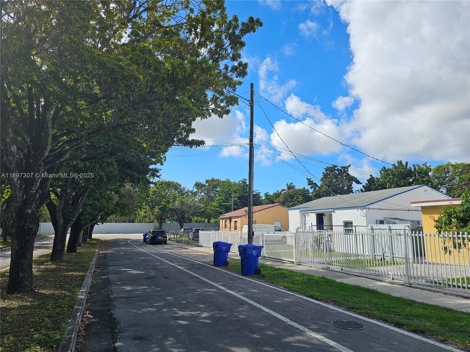 TAMIAMI PINES - Residential
