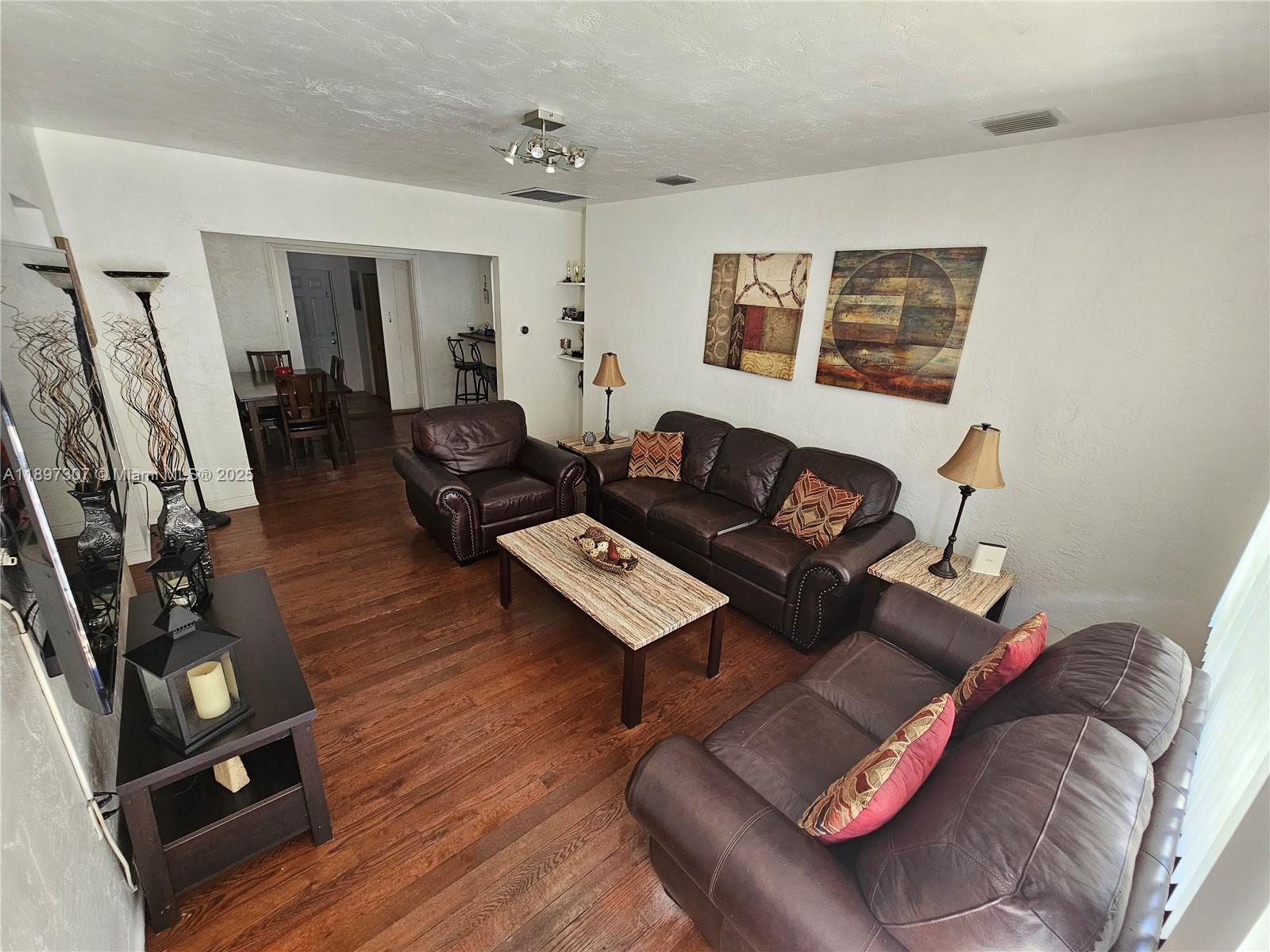 TAMIAMI PINES - Residential