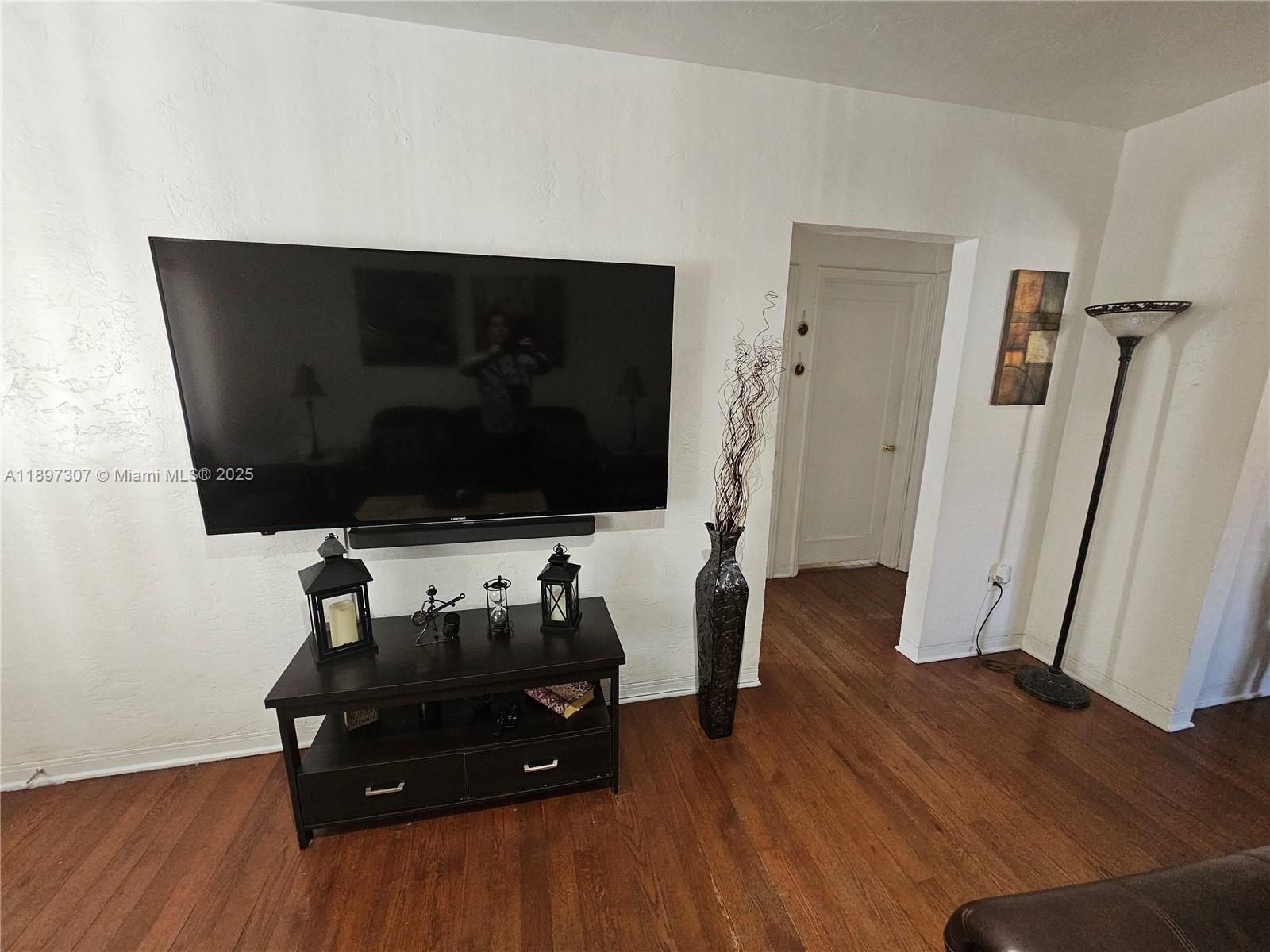 TAMIAMI PINES - Residential